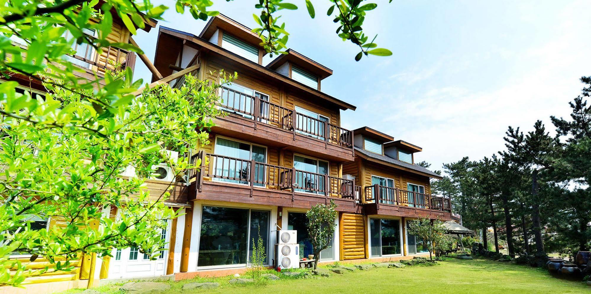 Attene Pension Jeju Exterior foto